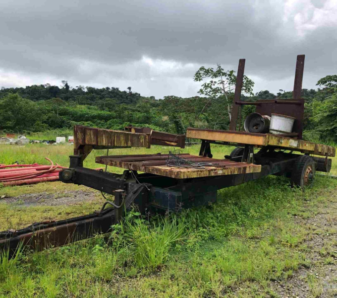 PLATAFORMA DE REBOQUE REGULAVEL, MODELO MIL STAK, ANO 2012 (SOBE E DESCE) (OBS: CONTÉM 2 PNEUS, +/- 9 METROS, LANTERNA OK)