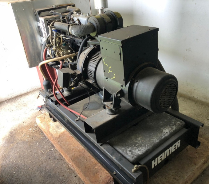 01 GERADOR DIESEL HEIMER , 15KVA (OBS: CONTÉM BATERIA MOURA, 01 QUADRO HEIMER, 03 PAINES GMS, SEM CABO ELÉTRICO)