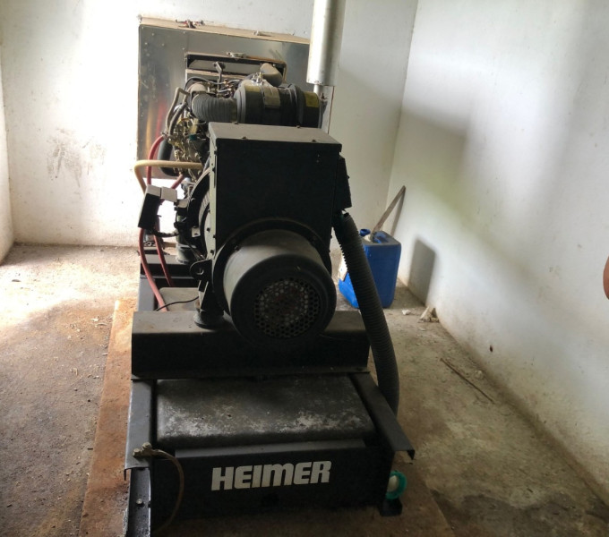 01 GERADOR DIESEL HEIMER , 15KVA (OBS: CONTÉM BATERIA MOURA, 01 QUADRO HEIMER, 03 PAINES GMS, SEM CABO ELÉTRICO)