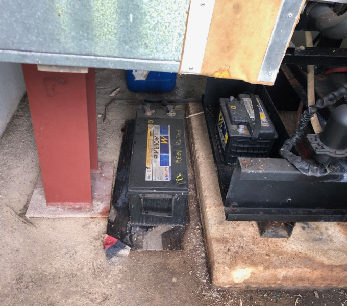 01 GERADOR DIESEL HEIMER , 15KVA (OBS: CONTÉM BATERIA MOURA, 01 QUADRO HEIMER, 03 PAINES GMS, SEM CABO ELÉTRICO)