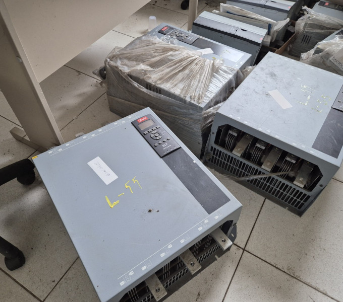 03 SOFT STARTER MCD50215BT5G2X00CV2-175G553 /  MCD50619CT5G4X00CV2-175G554
