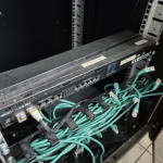 RACK DE SERVIDORES ATTIC: 02 CISCO 2900 SERIES, ROUTERBOARD RB201 UAS-RM
