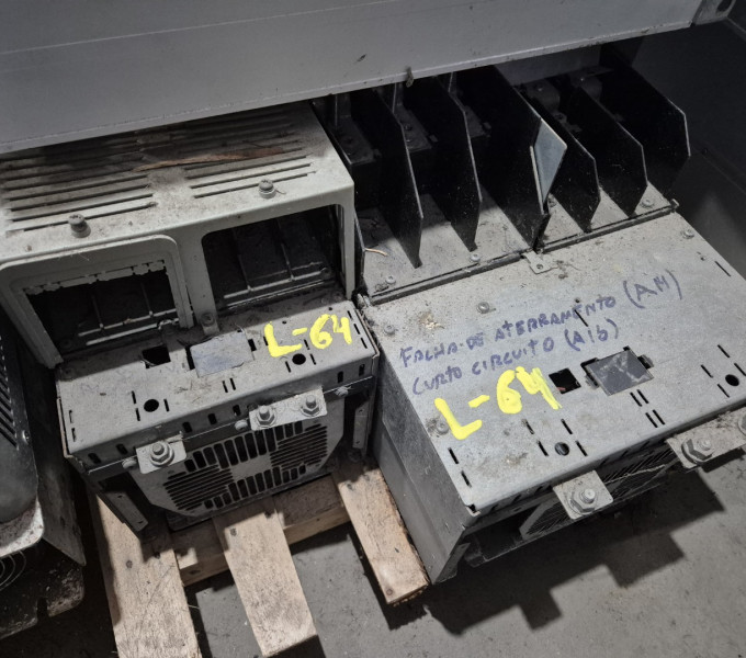 02 INVERSOR DE FREQUENCIA DANFOSS PIN 131F7151