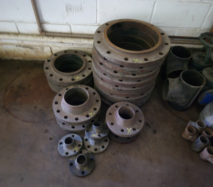 DIVERSOS COMPONENTES EM A/C: FLANGES, Ts, CURVAS, MANCAIS, PESTANAS