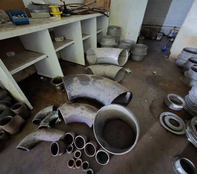 DIVERSOS COMPONENTES EM A/C: FLANGES, Ts, CURVAS, MANCAIS, PESTANAS