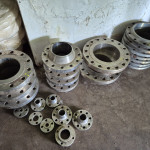 DIVERSOS COMPONENTES EM AÇO INOX: FLANGES, Ts, CURVAS