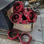 01 VÁLVULA DE INSTRUMENTAÇÃO EM INOX + 35 ABRAÇADEIRAS EYUAN 6" 35UND APROX. + DIVERSOS COMPONENTES DE ENLHEIRADOR + DIV. RETENTORES, DIV. ESTICADORES, DIV. PARAFUSOS