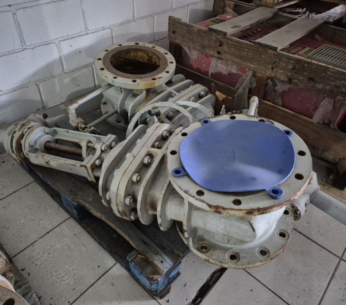 02 VALVULAS 14" AC + 01 PEÇA HIDRÁULICA (AMBOS NOVOS)