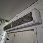 2 SOPRADOR DE AR DUGOLD AIR COURTAIN FM3015, 3 AR-CONDICIONADO RHEEM 48.000BTU, 1 FORNO MICROONDAS 20L PHILCO PM524, 1 EVAPORADOR P/ AR CONDICIONADO SPRINGER 22000BTU, GELADEIRA DUAS PORTAS