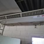 2 SOPRADOR DE AR DUGOLD AIR COURTAIN FM3015, 3 AR-CONDICIONADO RHEEM 48.000BTU, 1 FORNO MICROONDAS 20L PHILCO PM524, 1 EVAPORADOR P/ AR CONDICIONADO SPRINGER 22000BTU, GELADEIRA DUAS PORTAS