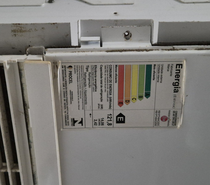 2 SOPRADOR DE AR DUGOLD AIR COURTAIN FM3015, 3 AR-CONDICIONADO RHEEM 48.000BTU, 1 FORNO MICROONDAS 20L PHILCO PM524, 1 EVAPORADOR P/ AR CONDICIONADO SPRINGER 22000BTU, GELADEIRA DUAS PORTAS