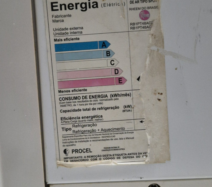 2 SOPRADOR DE AR DUGOLD AIR COURTAIN FM3015, 3 AR-CONDICIONADO RHEEM 48.000BTU, 1 FORNO MICROONDAS 20L PHILCO PM524, 1 EVAPORADOR P/ AR CONDICIONADO SPRINGER 22000BTU, GELADEIRA DUAS PORTAS