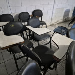 13 CADEIRAS GIRATÓRIAS COM RODIZIO, 16 CADEIRAS DE PVC AZUL (FIXA), 06 CADEIRAS DE ESTUDANTE, 13 CADEIRAS DE RODÍZIO BRANCA ( GIRATÓRIAS E COM BRAÇO), 03 CADEIRAS GIRATÓRIAS FIXAS, 04 CADEIRAS FIXAS PERFURADAS