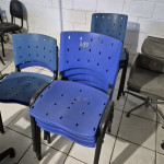 13 CADEIRAS GIRATÓRIAS COM RODIZIO, 16 CADEIRAS DE PVC AZUL (FIXA), 06 CADEIRAS DE ESTUDANTE, 13 CADEIRAS DE RODÍZIO BRANCA ( GIRATÓRIAS E COM BRAÇO), 03 CADEIRAS GIRATÓRIAS FIXAS, 04 CADEIRAS FIXAS PERFURADAS